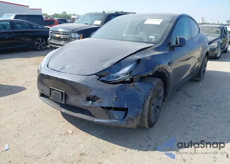 2025 Tesla Model Y Long Range Dual Motor All-Wheel Drive from USA, damaged, VIN 7SAYGDED0SA371231